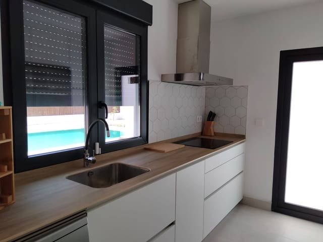 3 quarto Moradia para venda em Dénia - 585 000 € (Ref: 8374570)