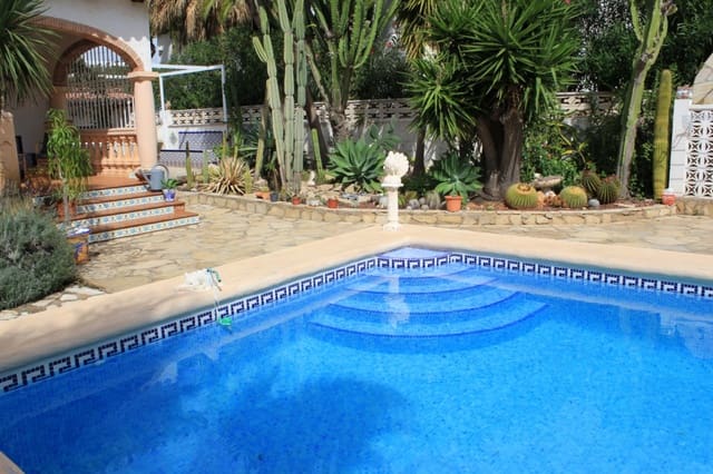 Chalet de 3 habitaciones en Dénia en venta - 598.500 € (Ref: 8606967)