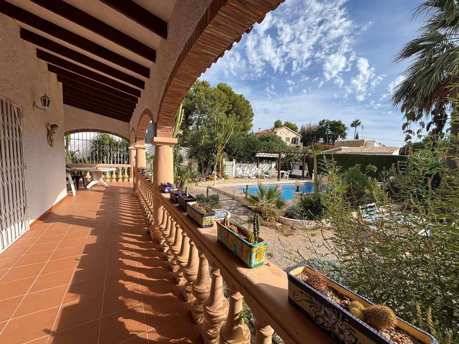 Chalet de 3 habitaciones en Dénia en venta - 598.500 € (Ref: 8606967)