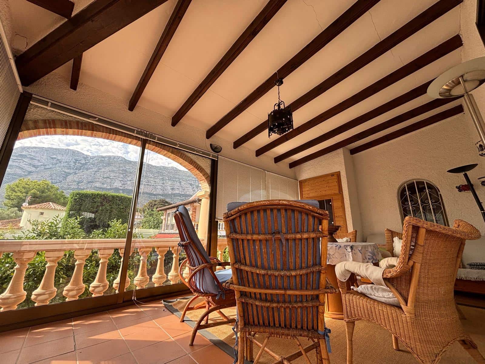 Chalet de 3 habitaciones en Dénia en venta - 598.500 € (Ref: 8606967)