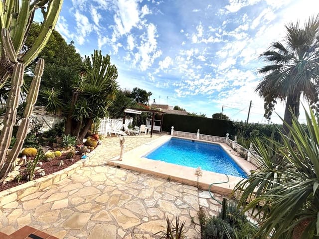 Chalet de 3 habitaciones en Dénia en venta - 598.500 € (Ref: 8606967)