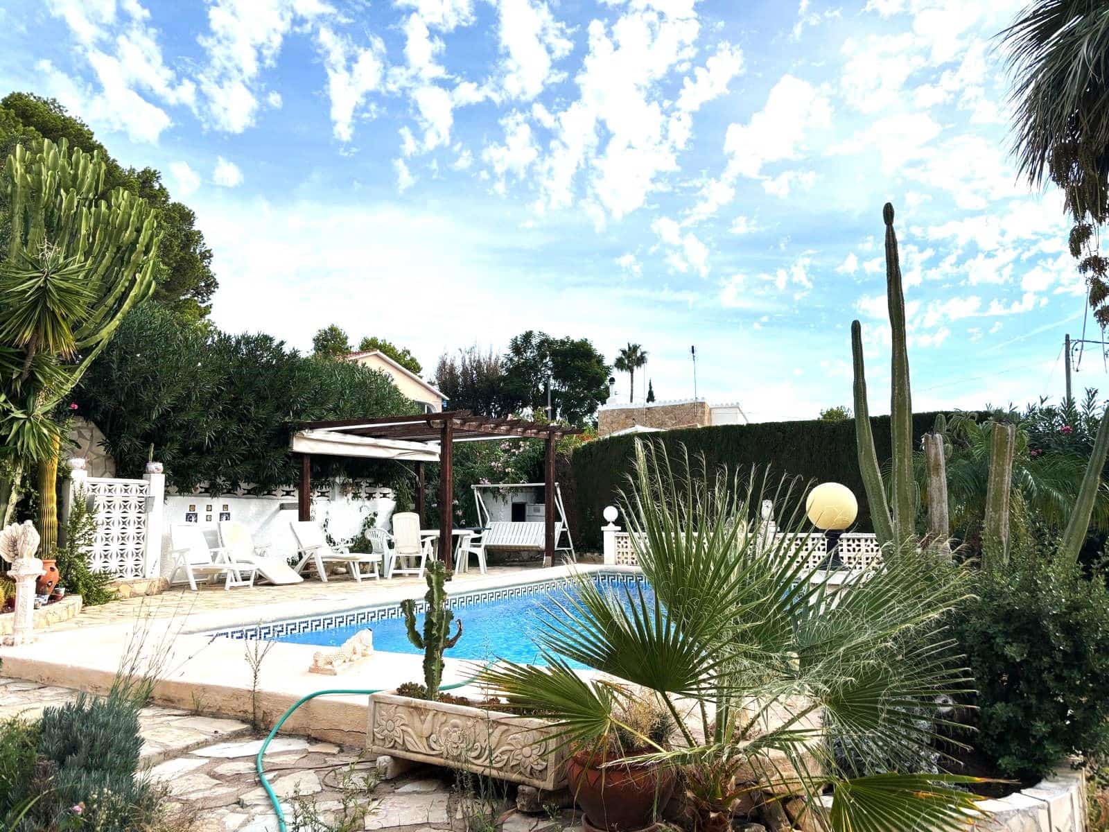 Chalet de 3 habitaciones en Dénia en venta - 598.500 € (Ref: 8606967)