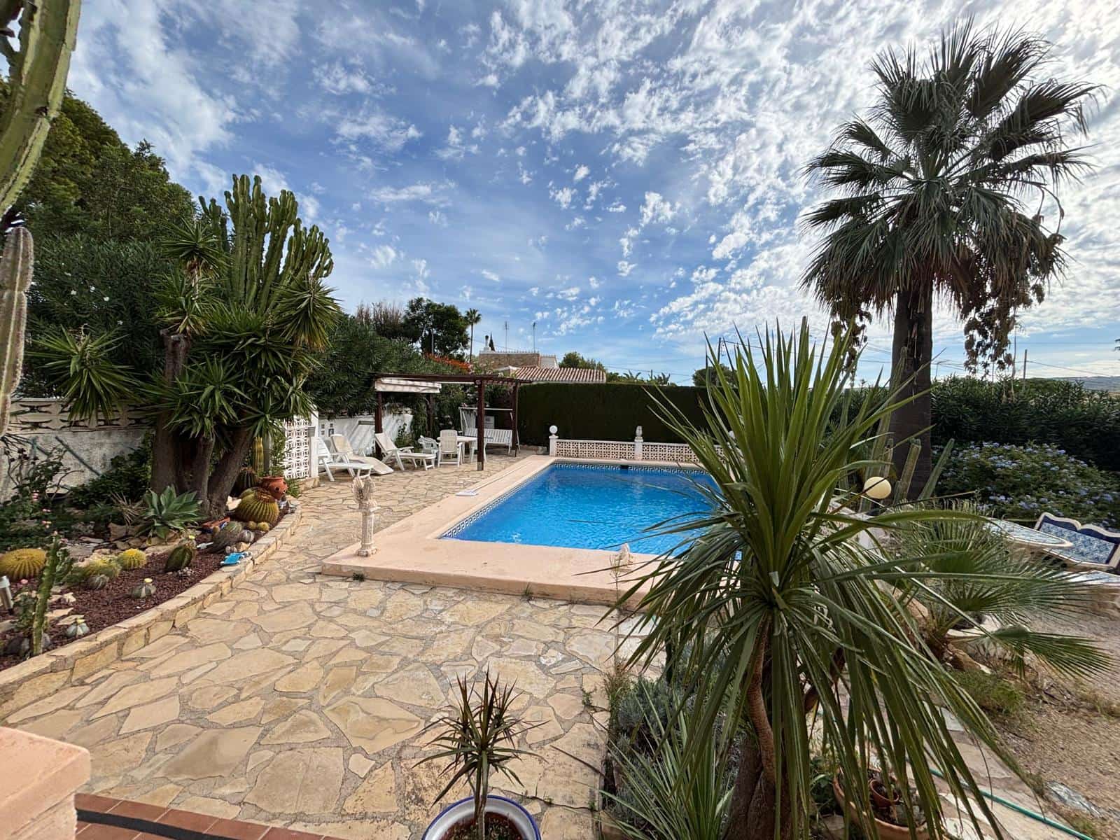 Chalet de 3 habitaciones en Dénia en venta - 598.500 € (Ref: 8606967)