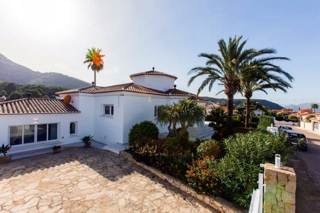 Chalet de 5 habitaciones en Dénia en venta - 1.345.000 € (Ref: 8681450)