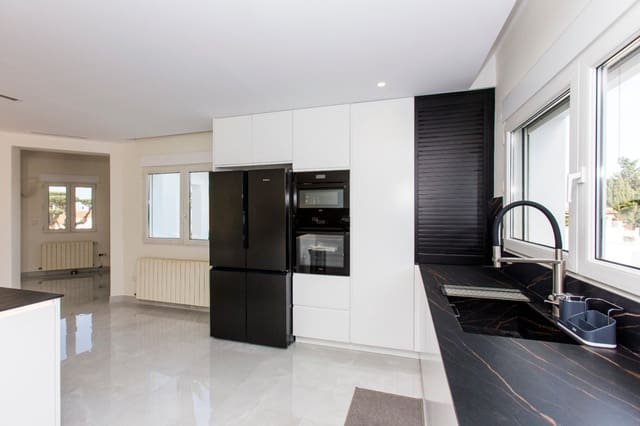 Chalet de 5 habitaciones en Dénia en venta - 1.345.000 € (Ref: 8681450)