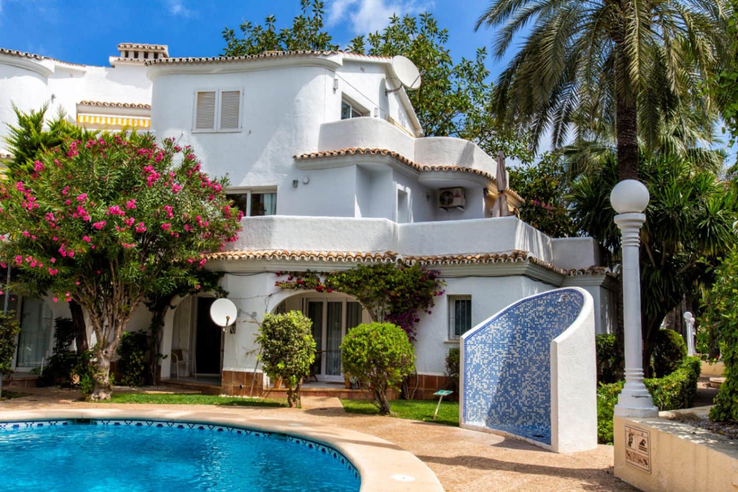 2 bedroom Apartment for rent in Denia with pool - € 800 (Ref: 8895361)