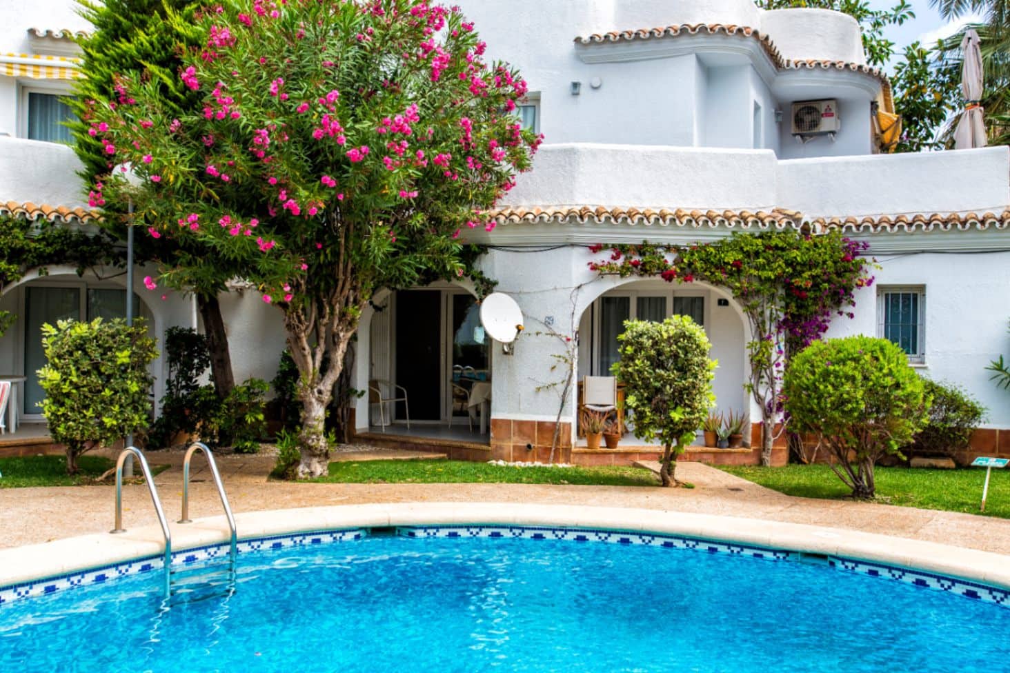 2 bedroom Apartment for rent in Denia with pool - € 800 (Ref: 8895361)
