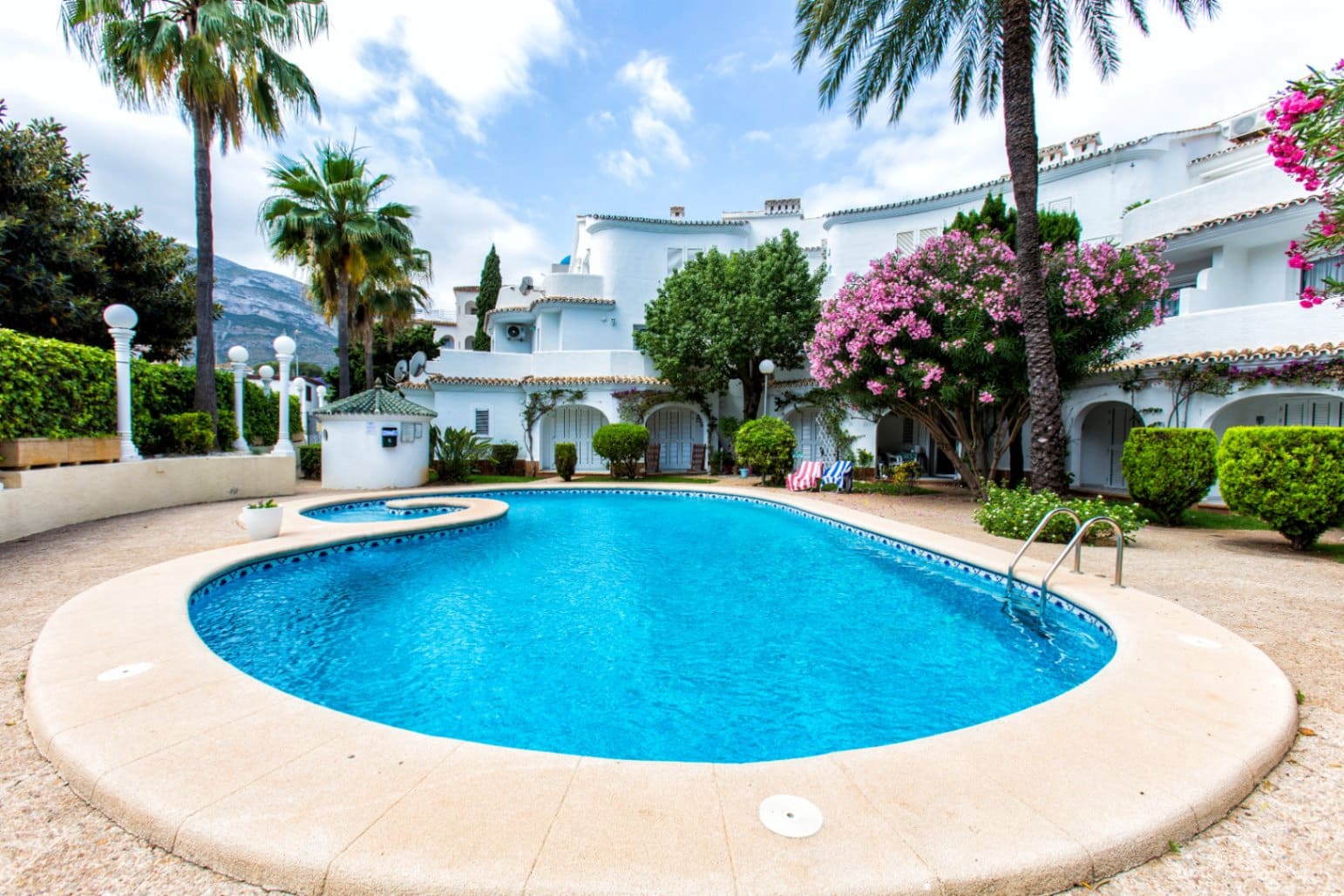 2 bedroom Apartment for rent in Denia with pool - € 800 (Ref: 8895361)