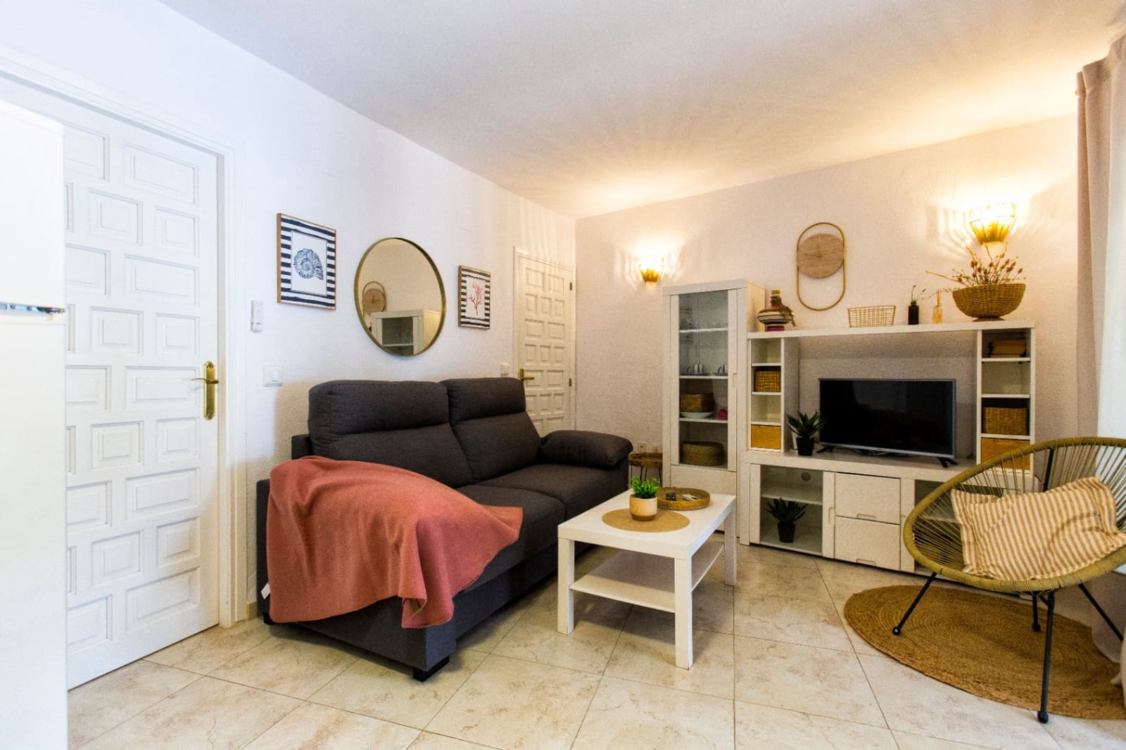 2 bedroom Apartment for rent in Denia with pool - € 800 (Ref: 8895361)