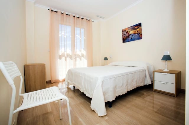 2 Zimmer Apartment zu vermieten in Dénia - 850 € (Ref: 8895363)