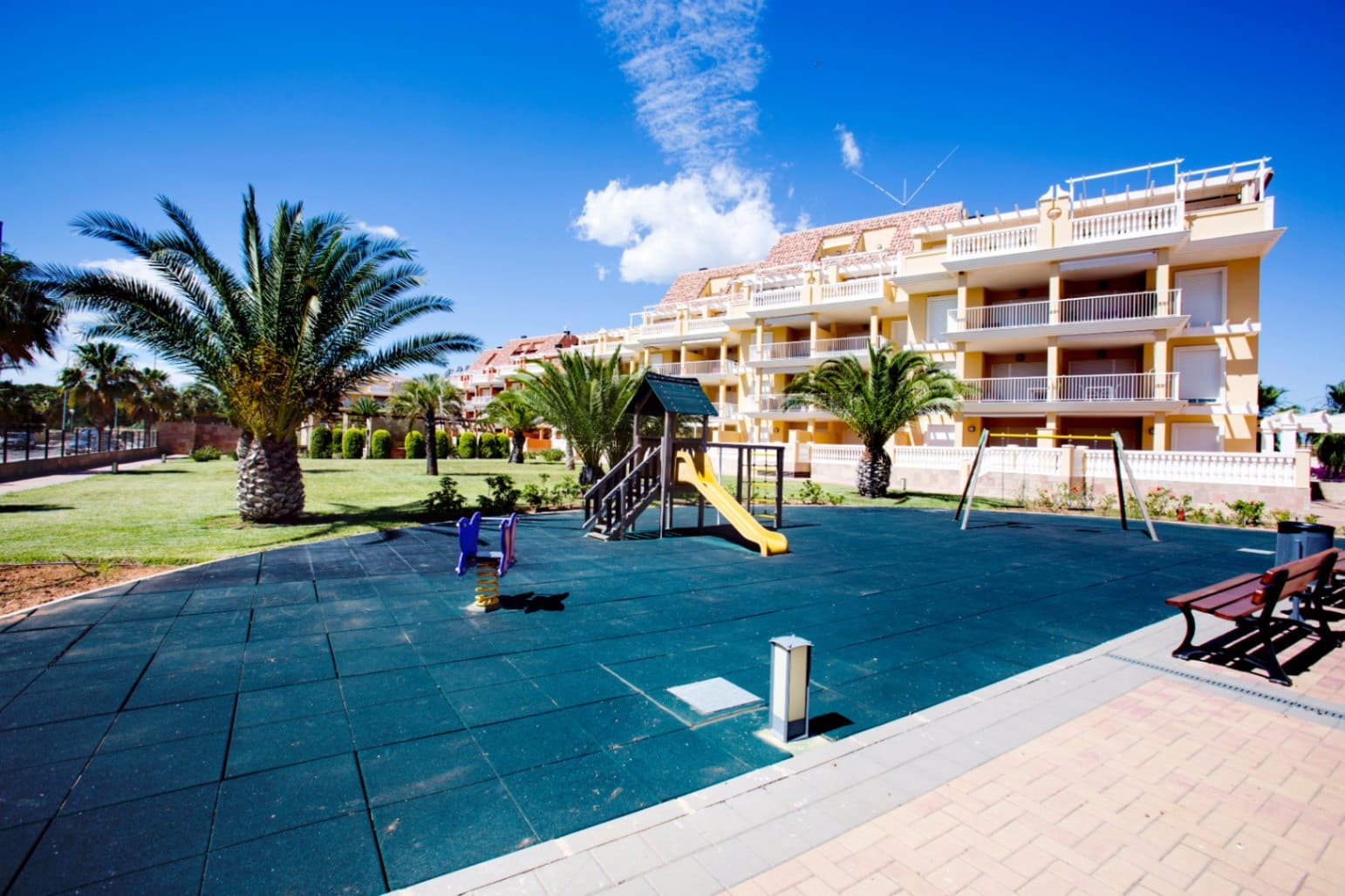 2 bedroom Apartment for rent in Denia - € 850 (Ref: 8895363)