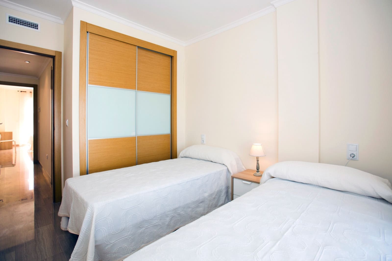 2 bedroom Apartment for rent in Denia - € 850 (Ref: 8895363)