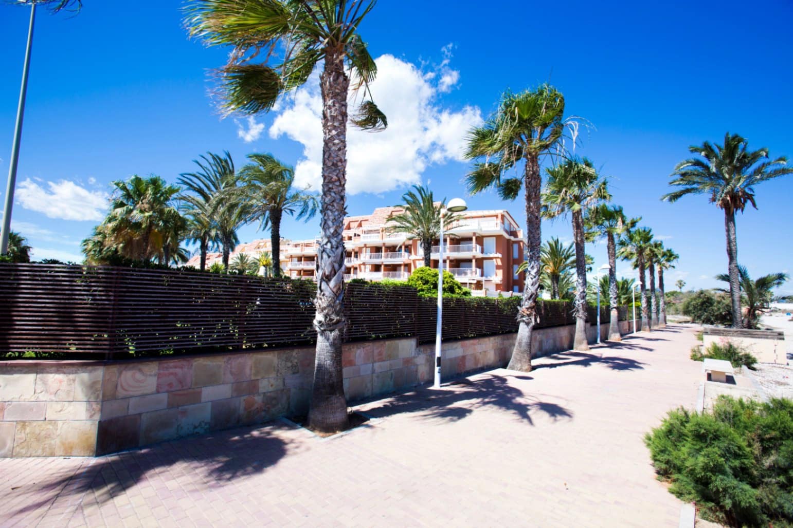 2 bedroom Apartment for rent in Denia - € 850 (Ref: 8895363)