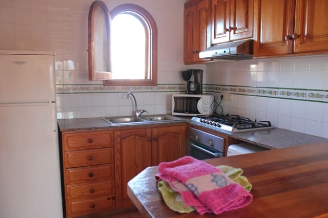 2 soveværelse Lejlighed til leje i Dénia - € 800 (Ref: 8895364)