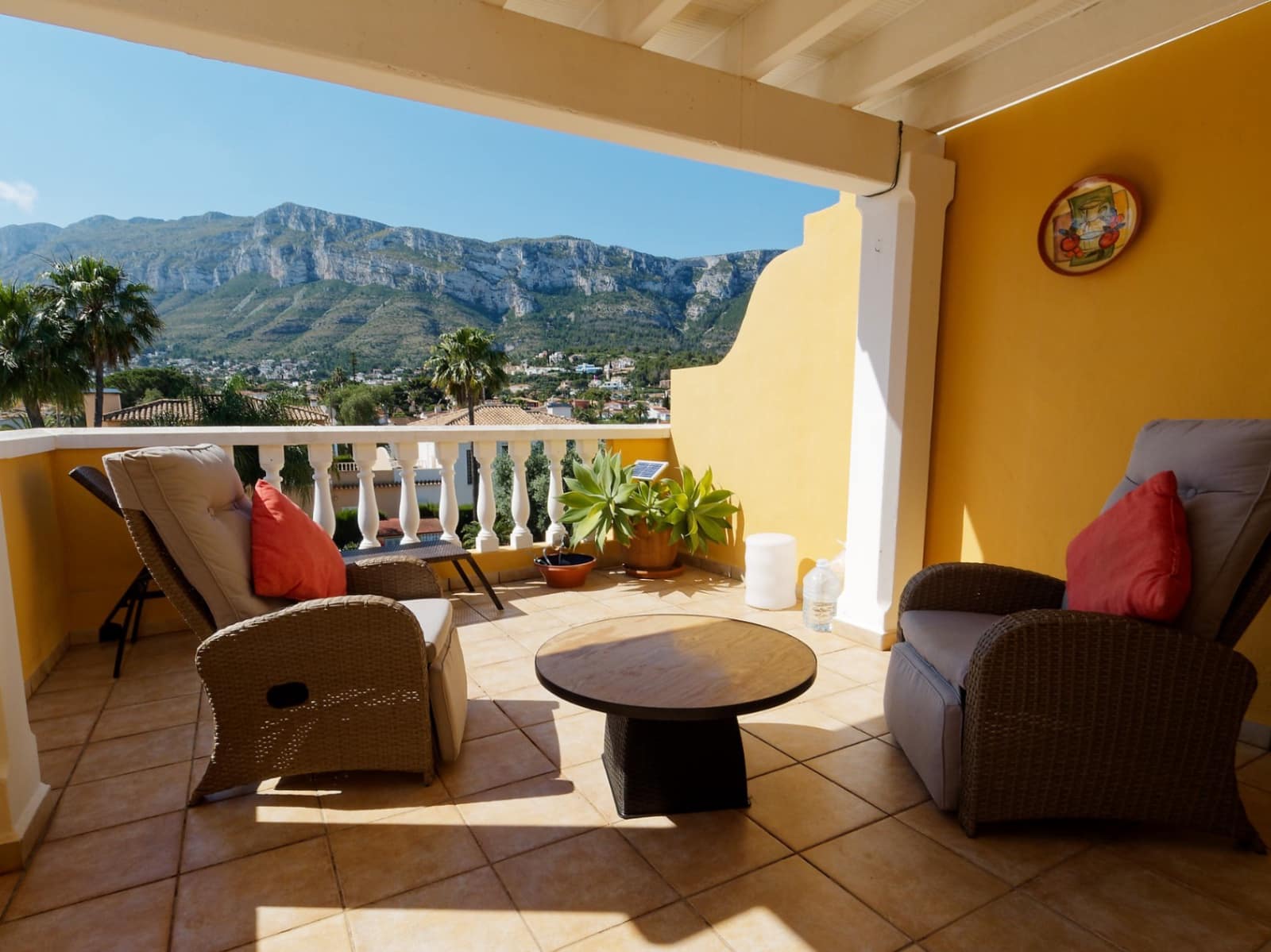2 bedroom Apartment for sale in Denia - € 319,000 (Ref: 9116560)