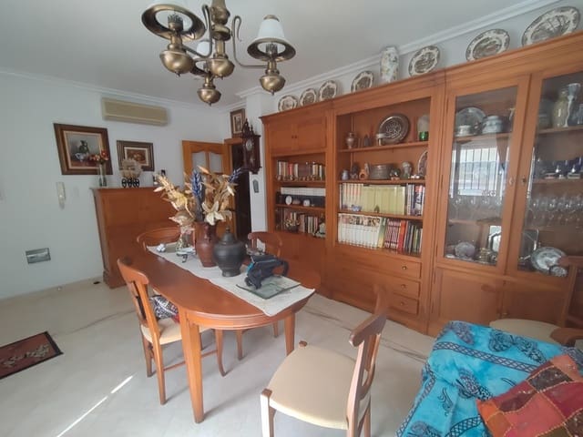 6 soverom Hus til salgs i Los Narejos, Los Alcázares med garasje - € 390 000 (Ref: 9324368)