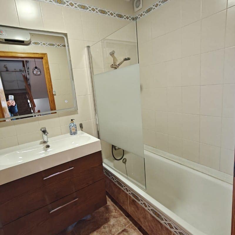 5 soveværelse Semi-Rækkehus til salg i Los Alcazares med garage - € 304.000 (Ref: 9564018)