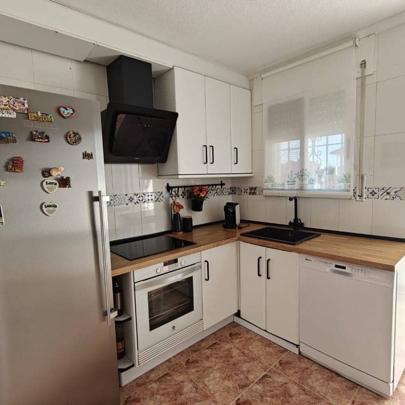 5 soveværelse Semi-Rækkehus til salg i Los Alcazares med garage - € 304.000 (Ref: 9564018)