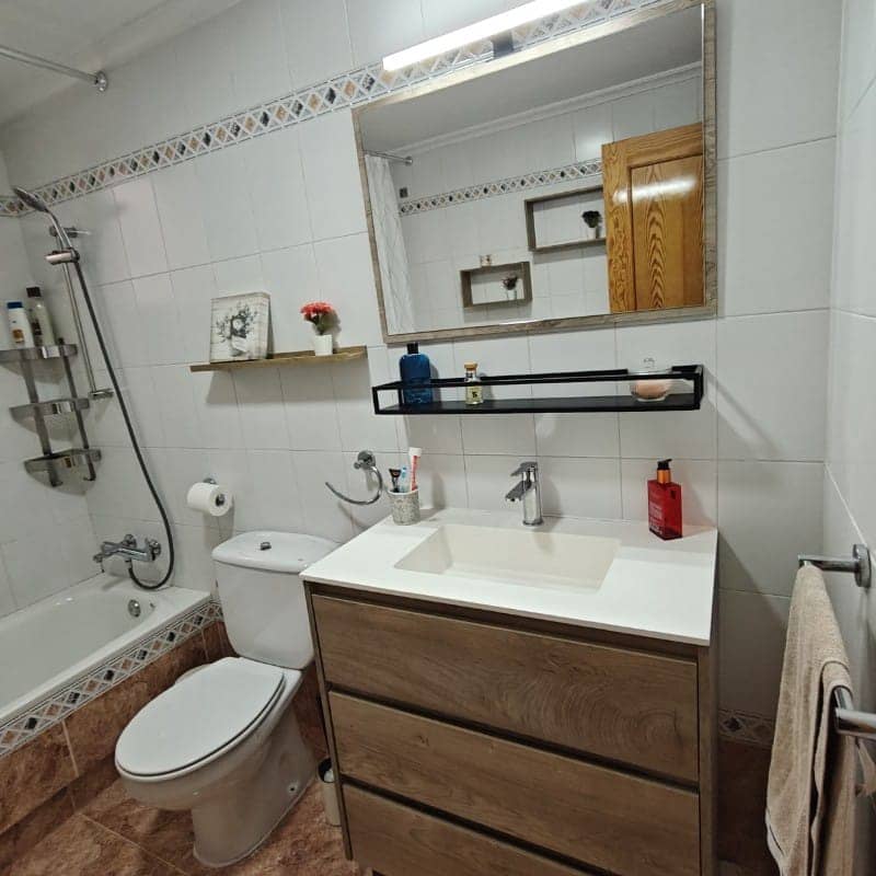 5 soveværelse Semi-Rækkehus til salg i Los Alcazares med garage - € 304.000 (Ref: 9564018)