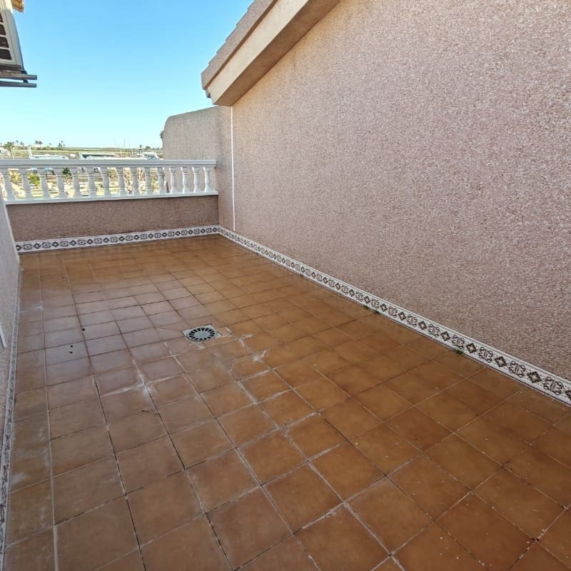 5 soveværelse Semi-Rækkehus til salg i Los Alcazares med garage - € 304.000 (Ref: 9564018)