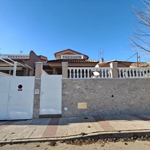 5 soveværelse Semi-Rækkehus til salg i Los Narejos - Punta Calera, Los Alcázares med garage - € 304.000 (Ref: 9564018)