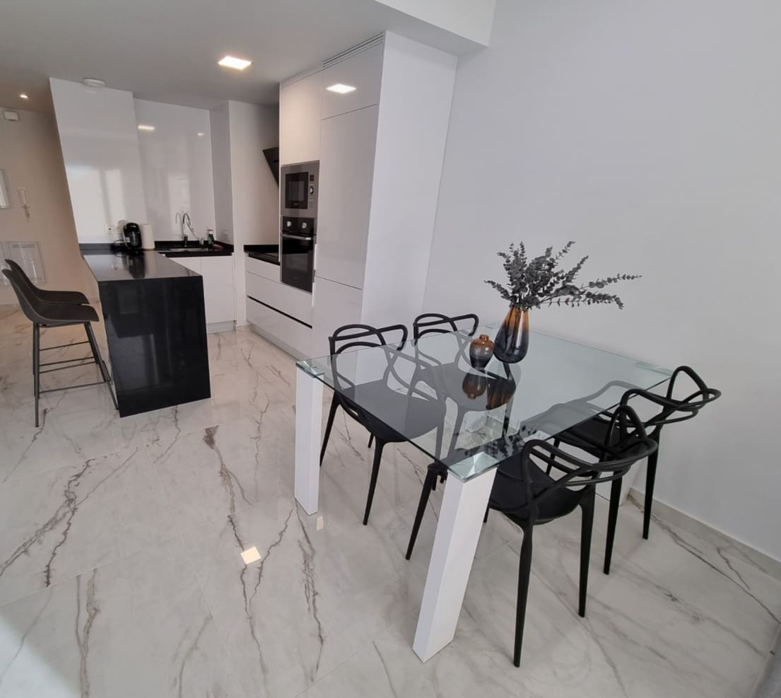 2 sovrum Lägenhet till salu i Los Altos med garage - 229 000 € (Ref: 9650523)