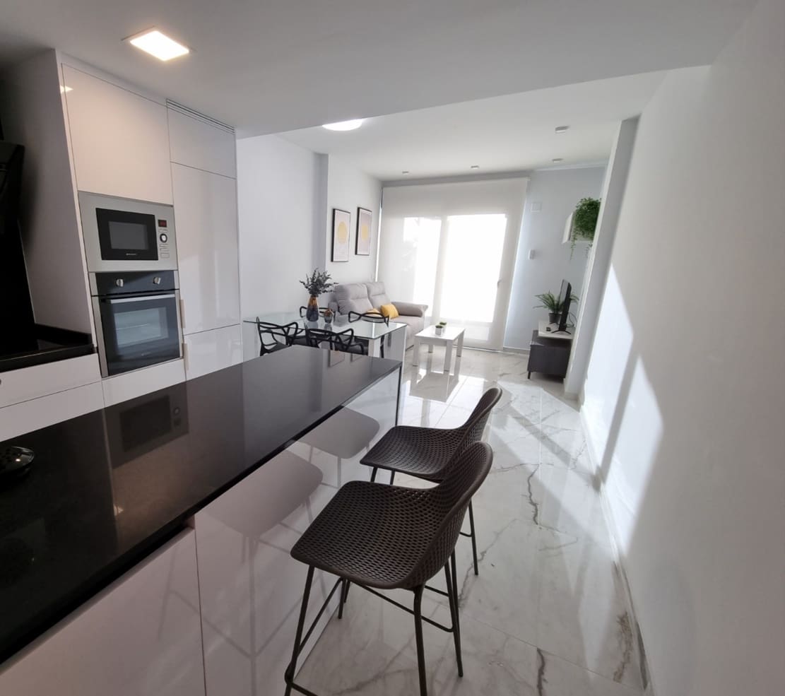 2 sovrum Lägenhet till salu i Los Altos med garage - 229 000 € (Ref: 9650523)