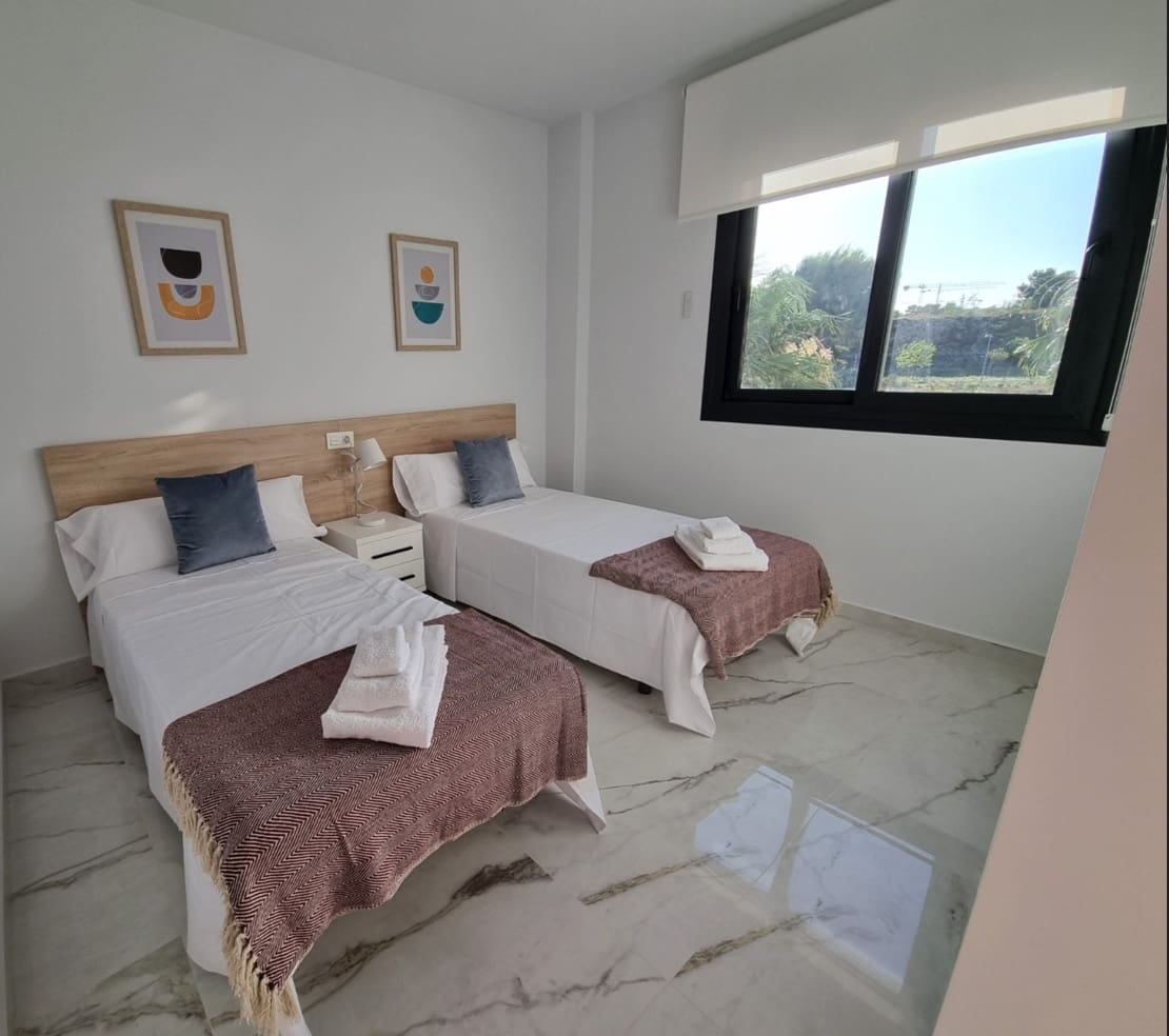 2 sovrum Lägenhet till salu i Los Altos med garage - 229 000 € (Ref: 9650523)