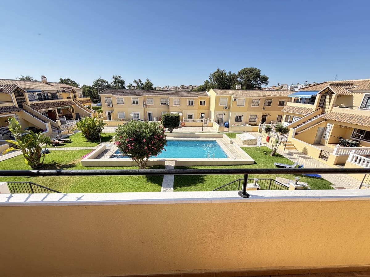 2 bedroom Apartment for sale in Villamartin with pool - € 139,995 (Ref: 10000169)