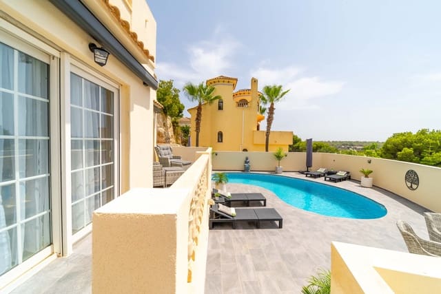 Chalet de 3 habitaciones en Las Ramblas Golf, Orihuela en venta con piscina garaje - 649.940 € (Ref: 10002389)