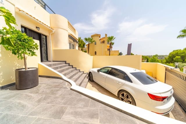 Chalet de 3 habitaciones en Las Ramblas Golf, Orihuela en venta con piscina garaje - 649.940 € (Ref: 10002389)