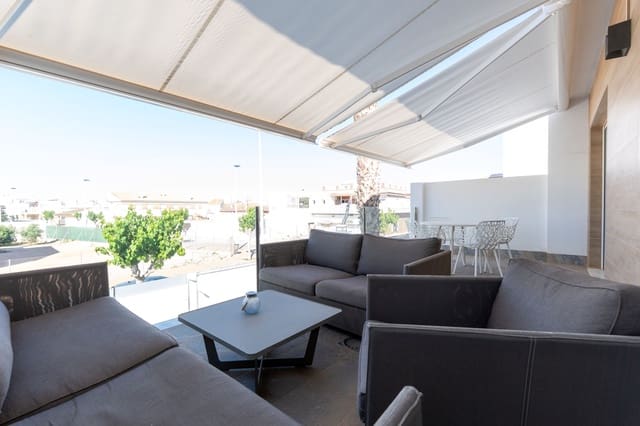 3 makuuhuone Huvila myytävänä paikassa Los Peñascos - El Salero - Los Imbernones, San Pedro del Pinatar mukana uima-altaan 
autotalli - 399 000 € (Ref: 10003422)