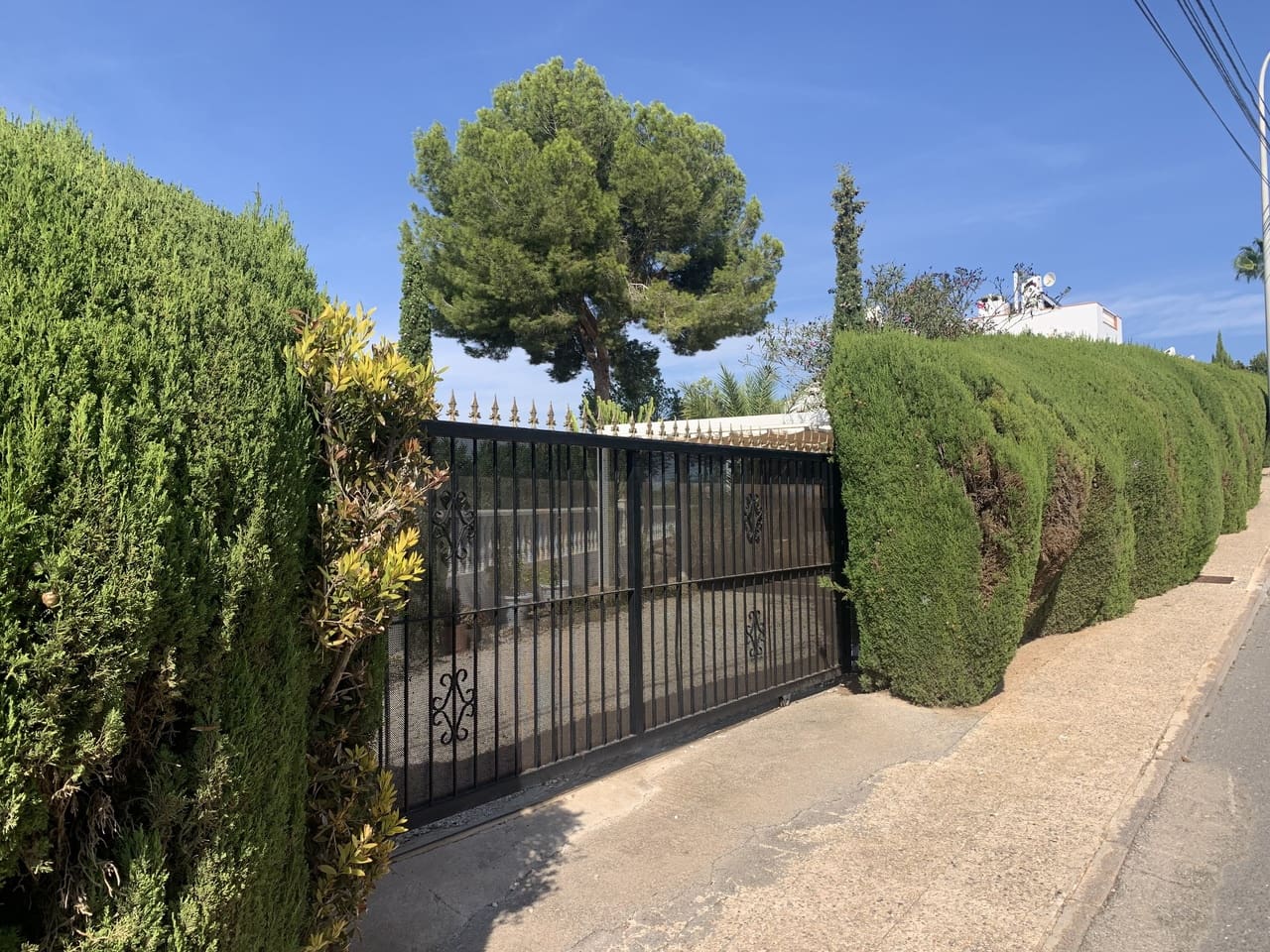 4 soverom Villa til salgs i Villamartin med svømmebasseng garasje - € 750 000 (Ref: 10005135)