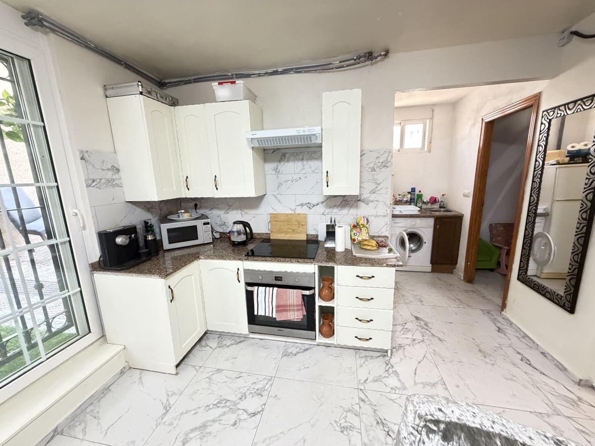 4 Zimmer Villa zu verkaufen in Villamartin mit Pool - 389.995 € (Ref: 10008346)