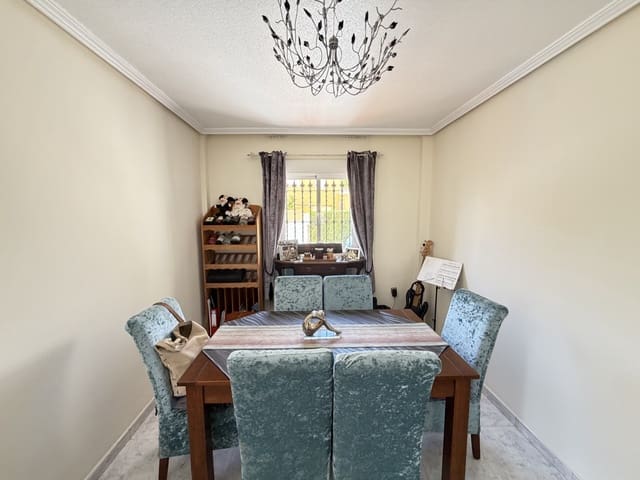 4 Zimmer Villa zu verkaufen in Villamartin, Orihuela mit Pool - 389.995 € (Ref: 10008346)