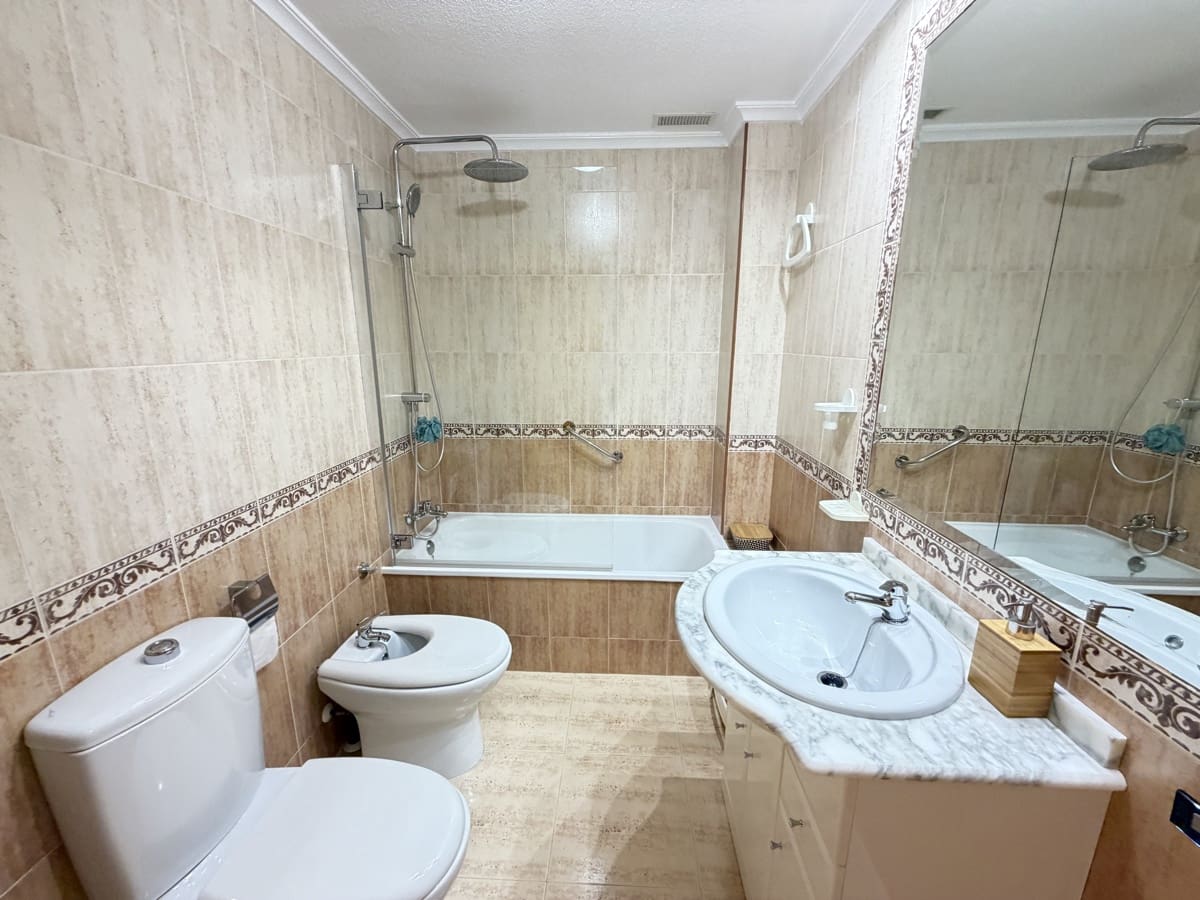3 bedroom Townhouse for sale in Playa Flamenca with pool - € 280,000 (Ref: 10008348)