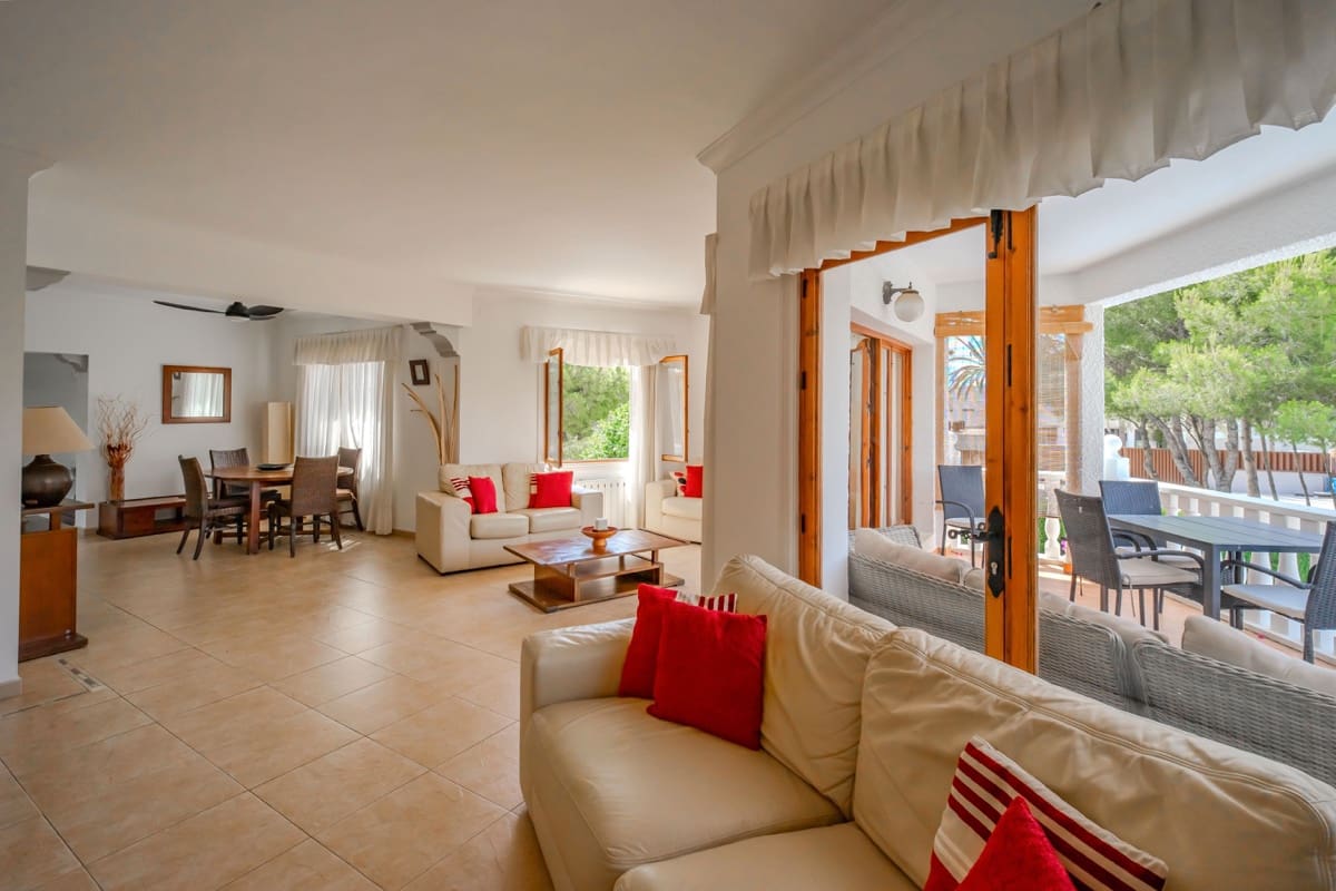 4 bedroom Villa for sale in Cabo Roig with pool garage - € 2,500,000 (Ref: 10008350)