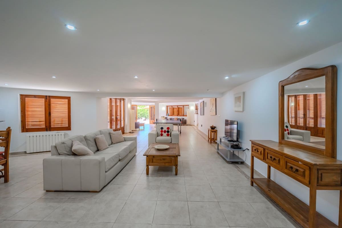 4 bedroom Villa for sale in Cabo Roig with pool garage - € 2,500,000 (Ref: 10008350)