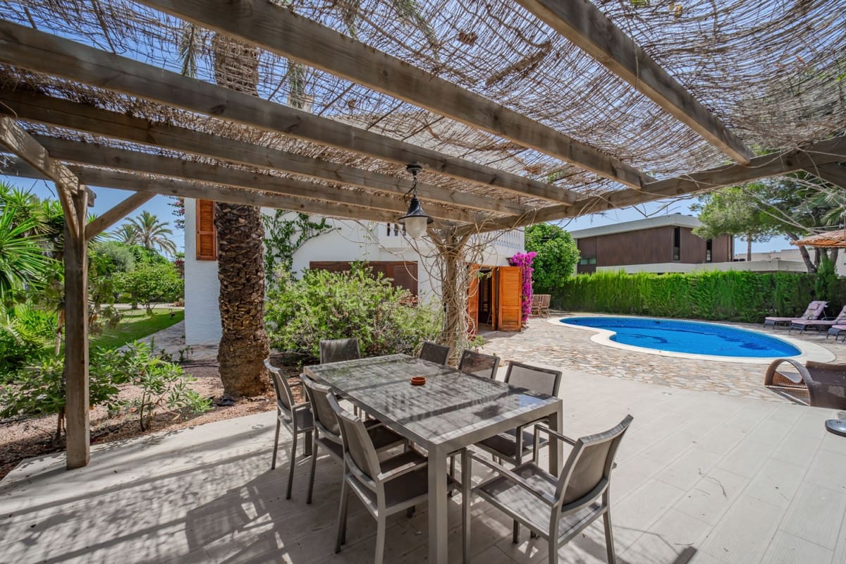 4 bedroom Villa for sale in Cabo Roig with pool garage - € 2,500,000 (Ref: 10008350)