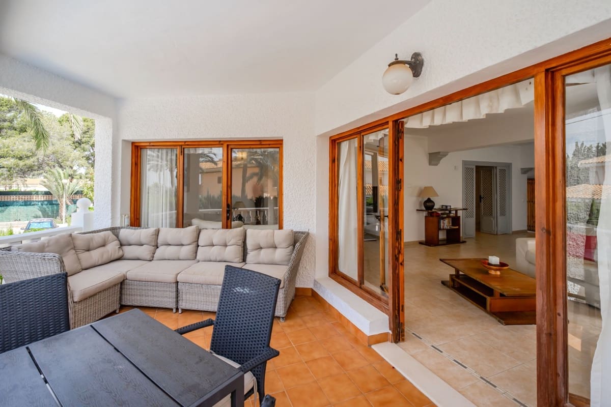 4 bedroom Villa for sale in Cabo Roig with pool garage - € 2,500,000 (Ref: 10008350)