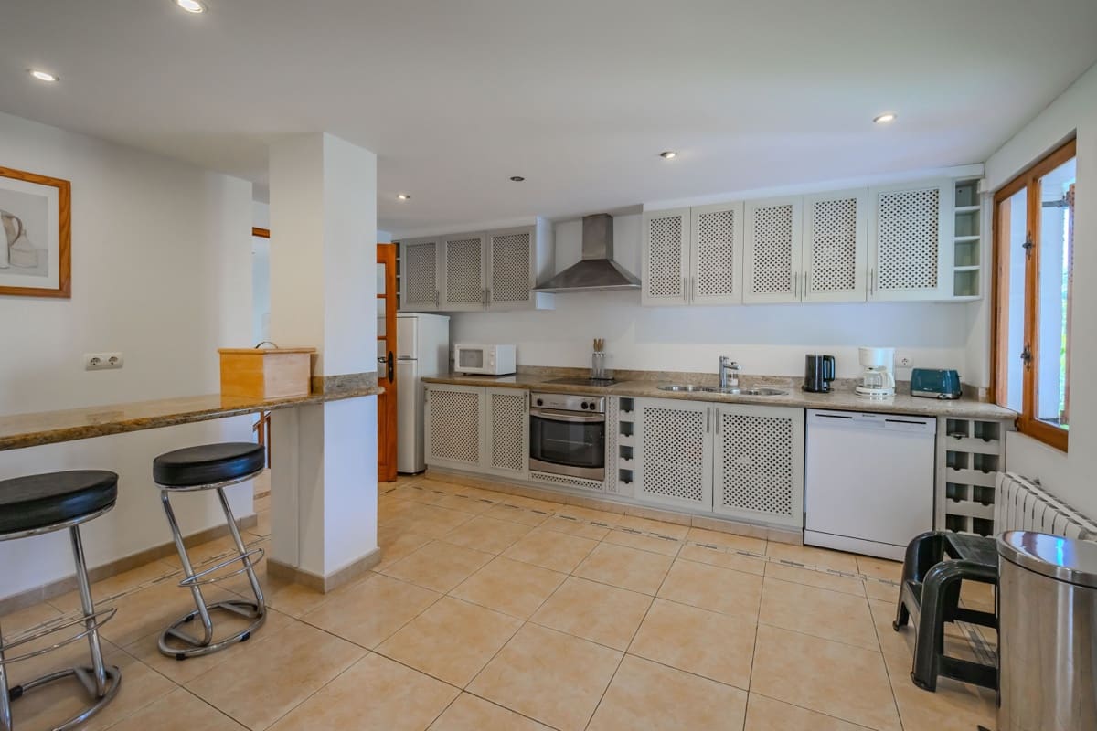 4 bedroom Villa for sale in Cabo Roig with pool garage - € 2,500,000 (Ref: 10008350)