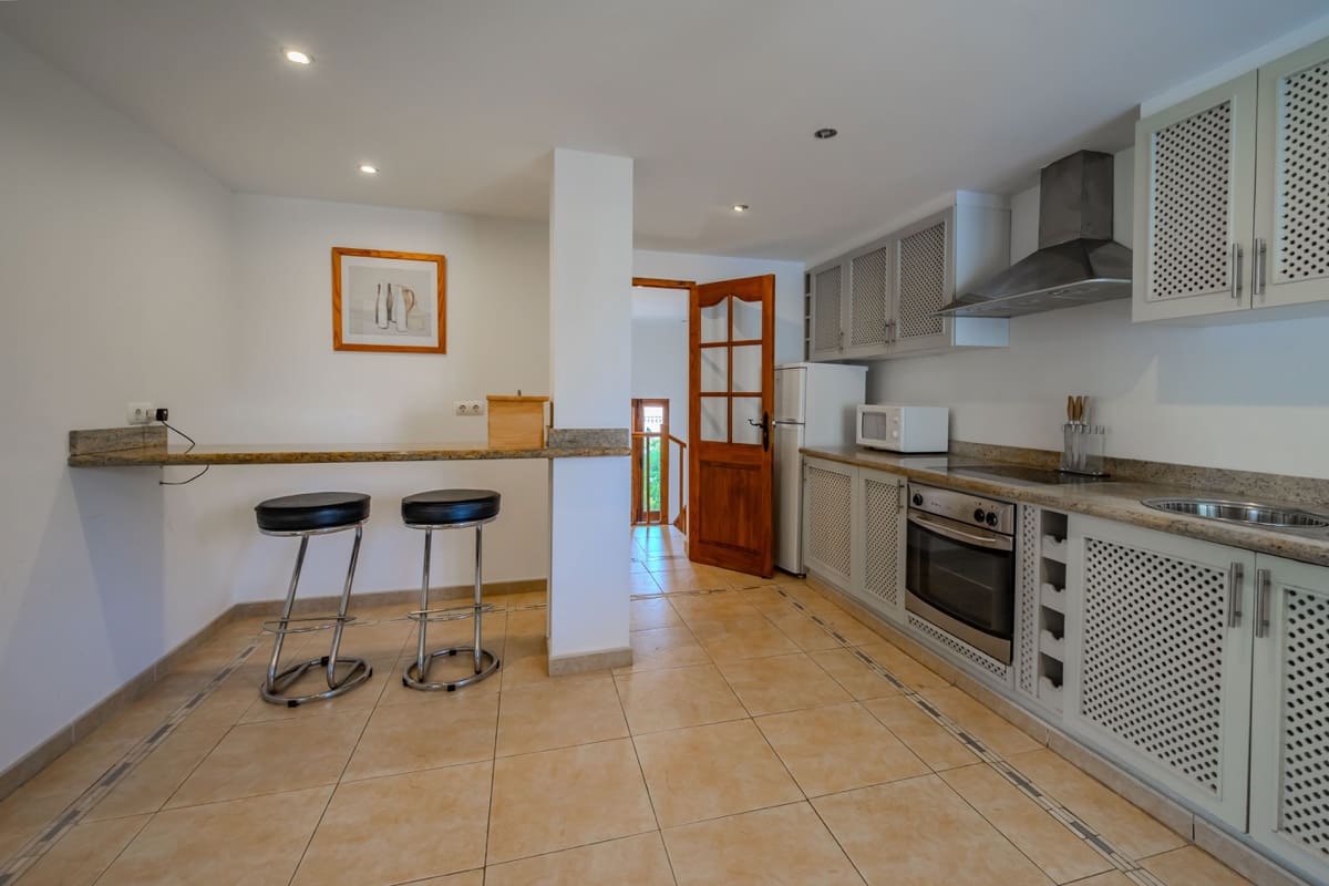 4 bedroom Villa for sale in Cabo Roig with pool garage - € 2,500,000 (Ref: 10008350)