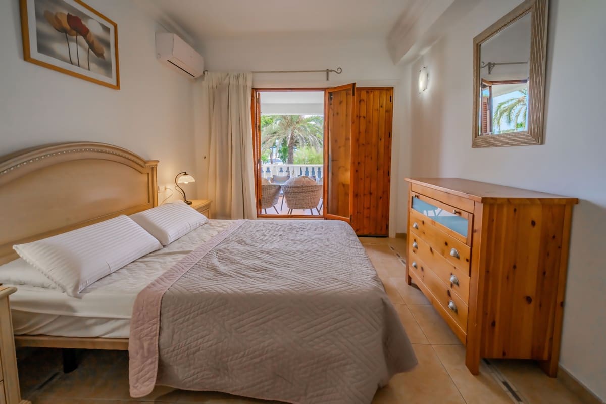 4 bedroom Villa for sale in Cabo Roig with pool garage - € 2,500,000 (Ref: 10008350)