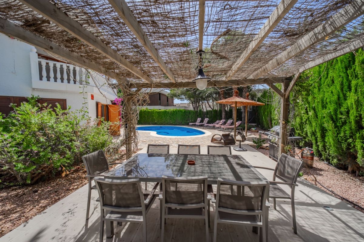 4 bedroom Villa for sale in Cabo Roig with pool garage - € 2,500,000 (Ref: 10008350)