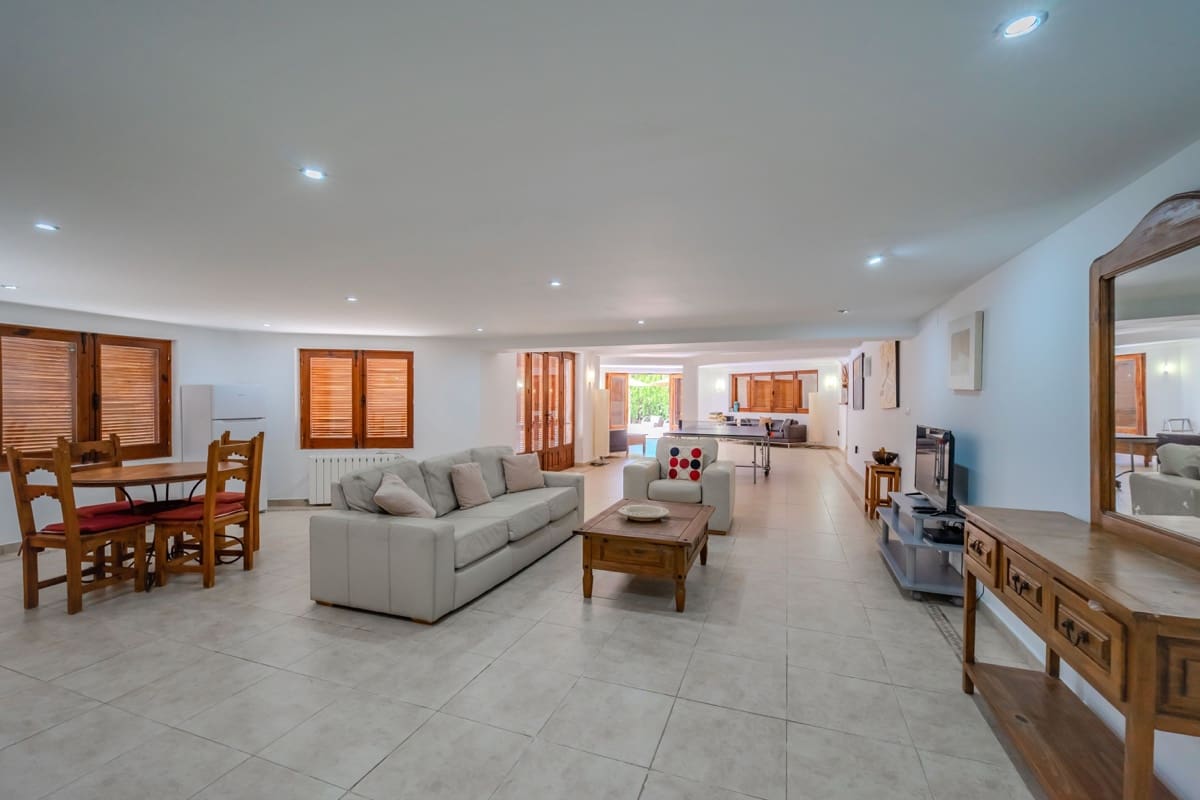 4 bedroom Villa for sale in Cabo Roig with pool garage - € 2,500,000 (Ref: 10008350)