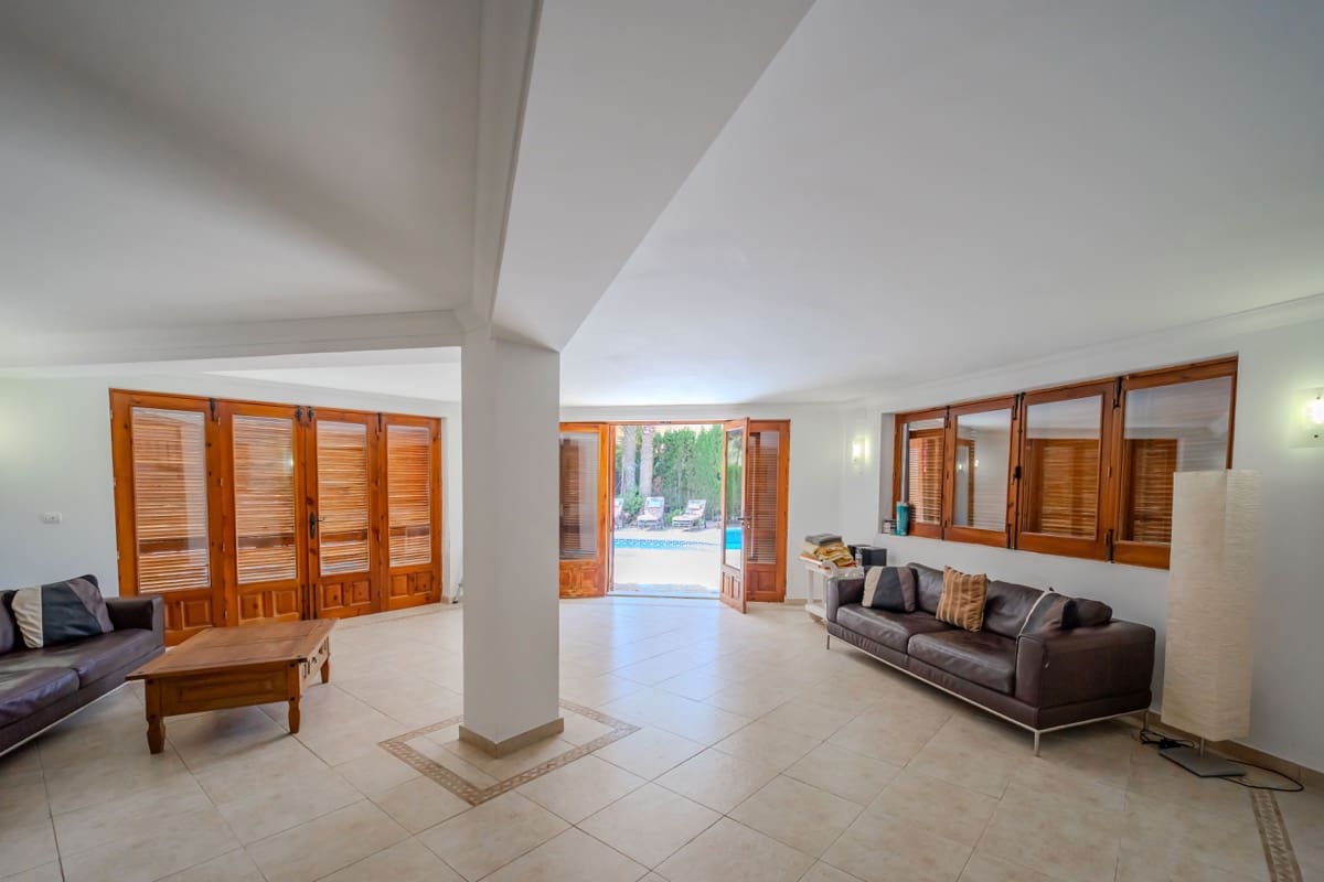 4 bedroom Villa for sale in Cabo Roig with pool garage - € 2,500,000 (Ref: 10008350)