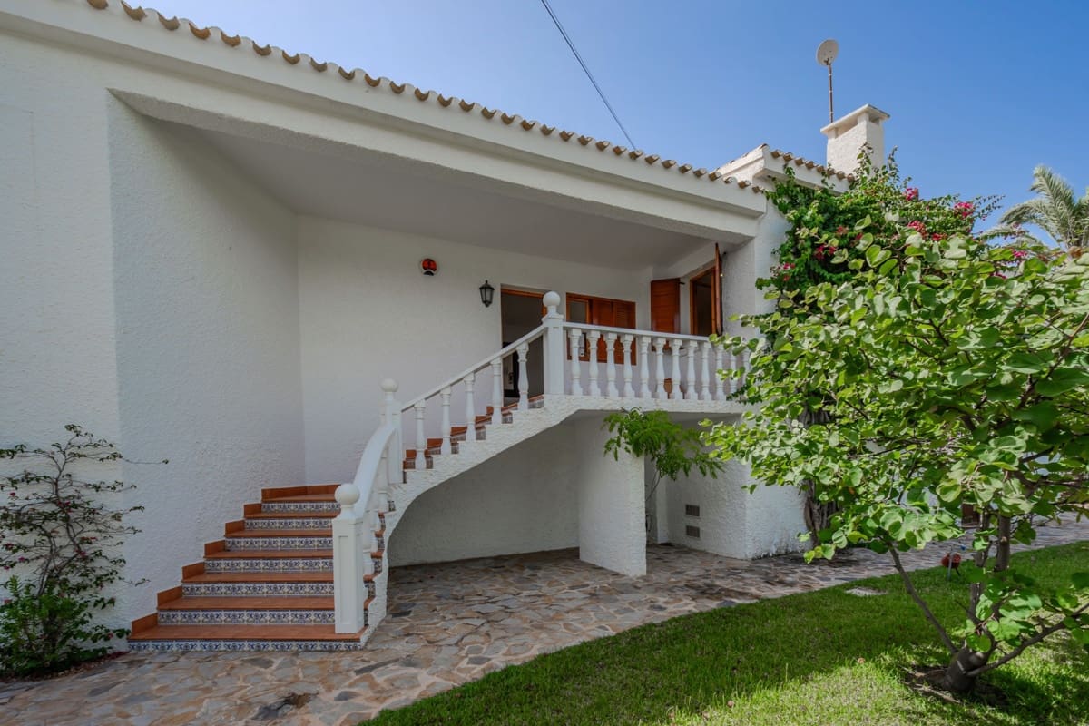4 bedroom Villa for sale in Cabo Roig with pool garage - € 2,500,000 (Ref: 10008350)
