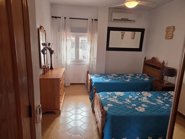 2 soveværelse Lejlighed til salg i Villamartin, Orihuela med swimmingpool - € 164.900 (Ref: 10008351)