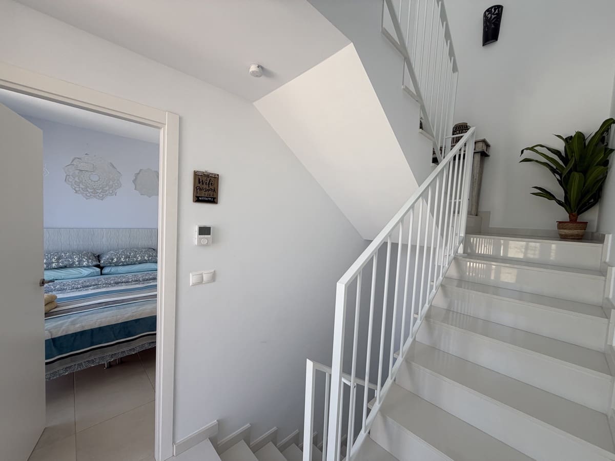 4 bedroom Villa for sale in Pilar de la Horadada with pool garage - € 650,000 (Ref: 10008353)