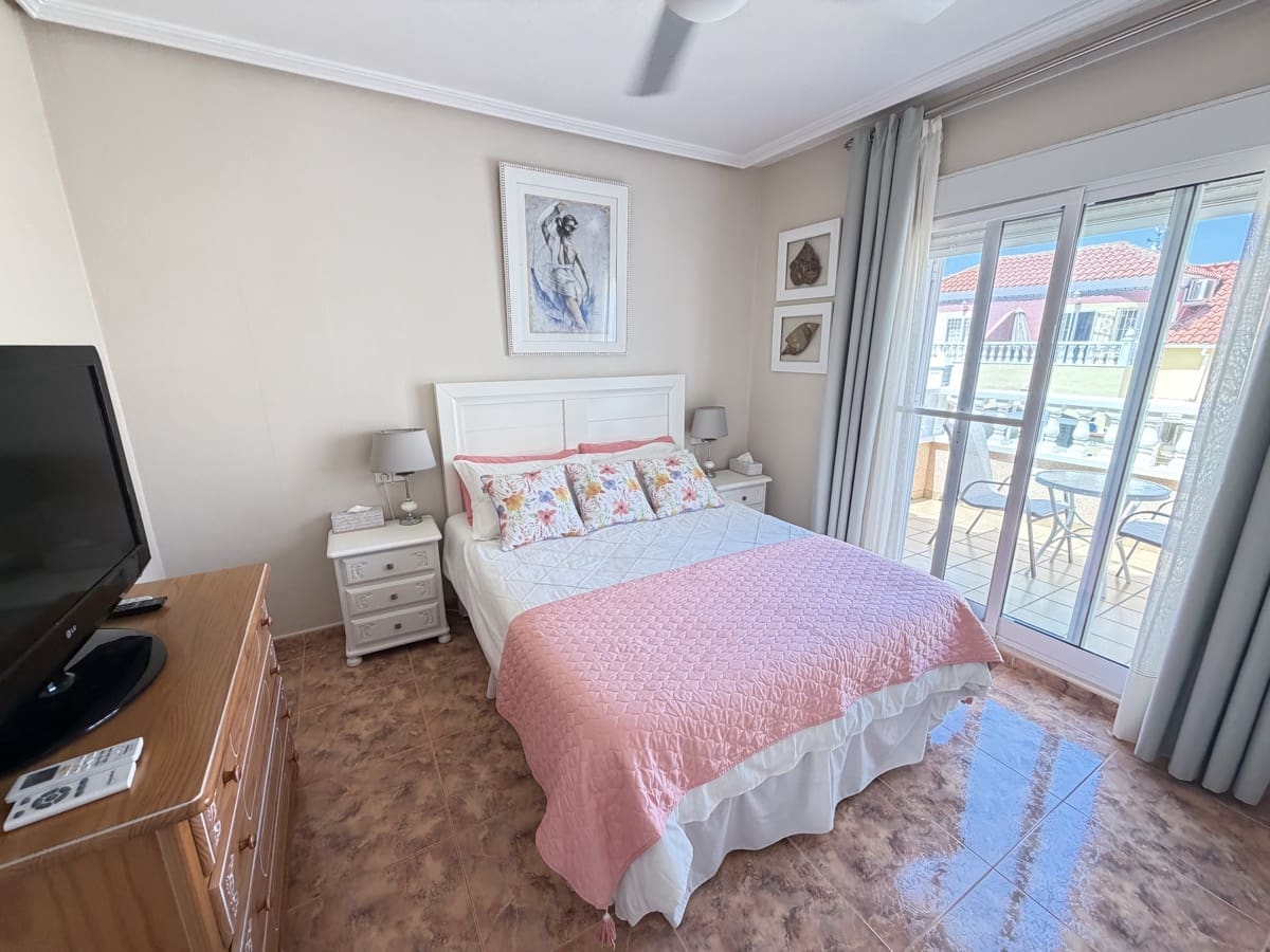 2 chambre Villa/Maison Semi-Mitoyenne à vendre à La Zenia avec piscine - 269 000 € (Ref: 10008359)